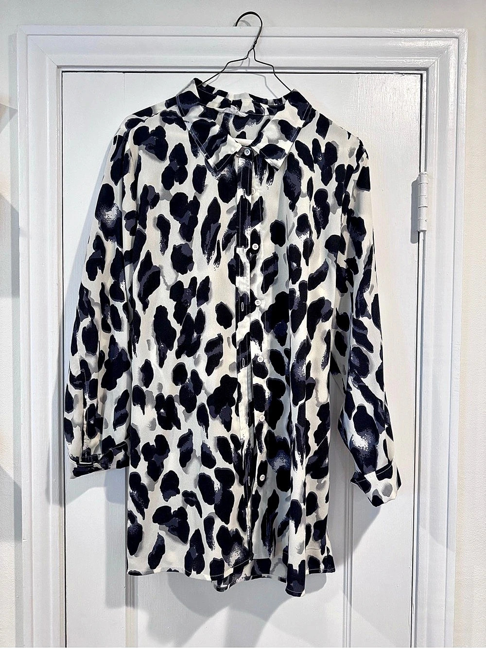 Luii Shirts Leopard Print Tie-Waist Blouse in Black & White Size Medium